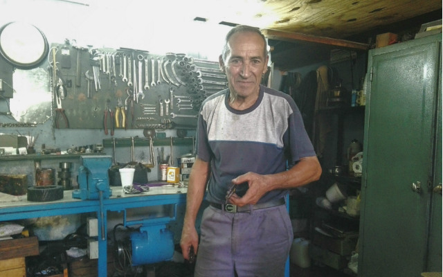 Día del Mecánico: Ramón, y una pasión que lleva más de 38 años