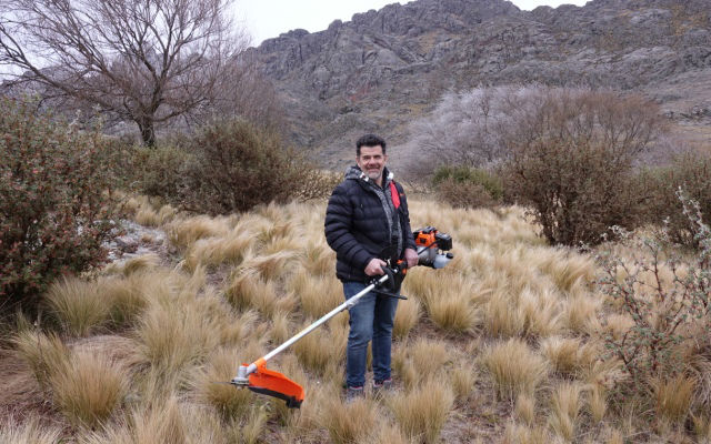 Julián Weich y una de las herramientas de trabajo